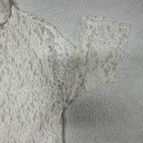 Women’s 1X Double Take White Hood Lace Cardigan - Picture 4 of 11